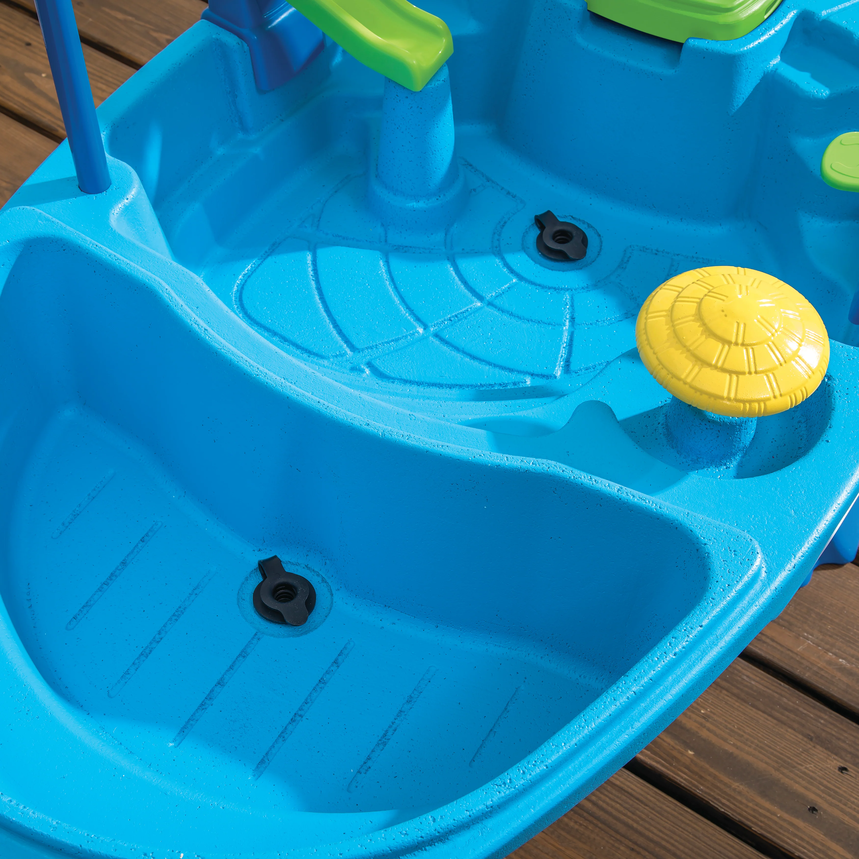 Fiesta Cruise Water Table with Umbrella™ - Image 9