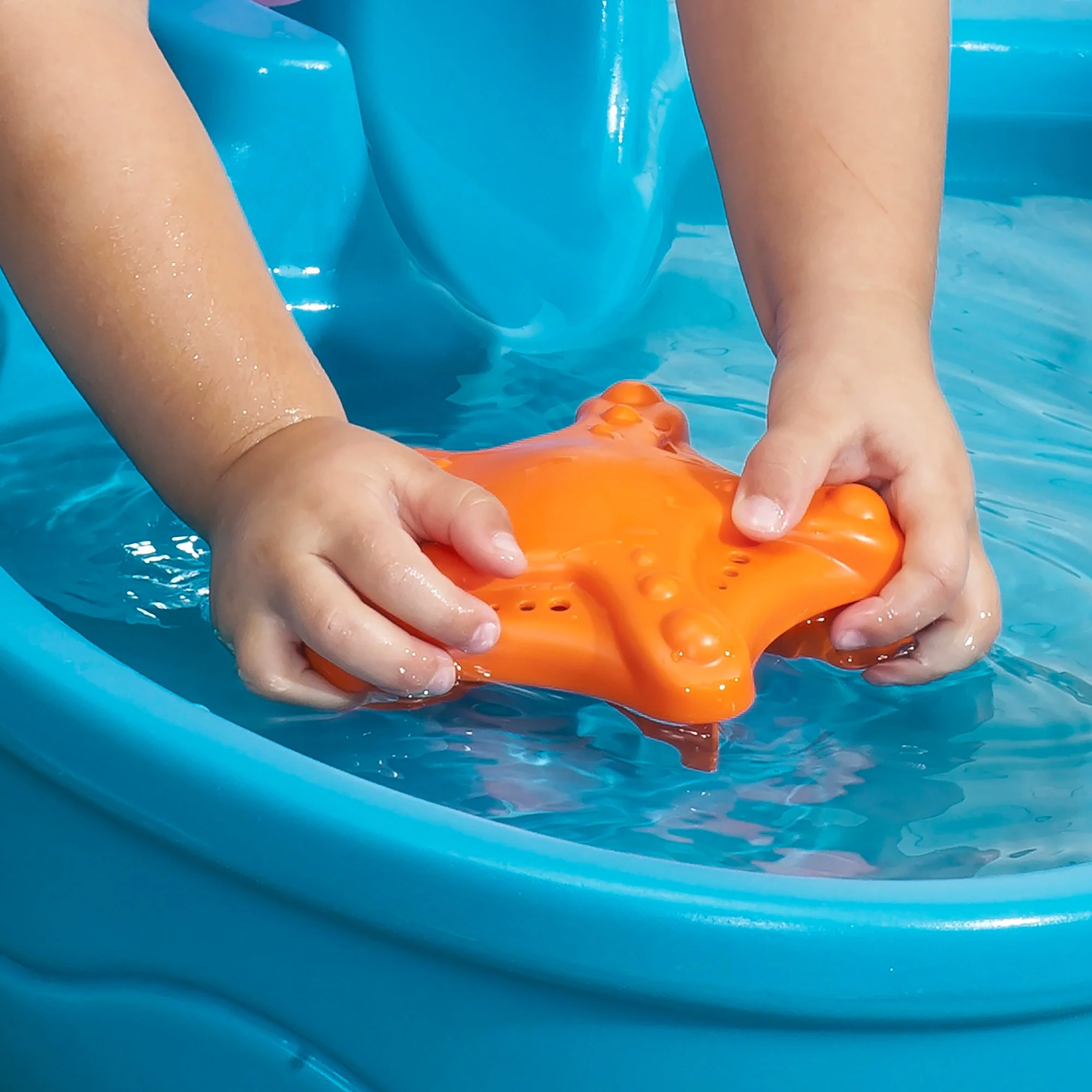 Spill & Splash Seaway Water Table™ - Image 4